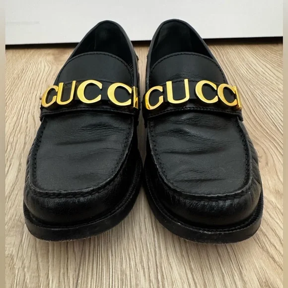 Authentic Gucci Cara Logo Loafers - Picture 3 of 8